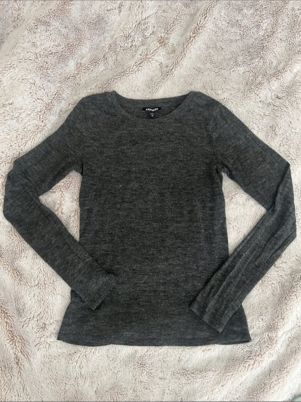 crewneck top